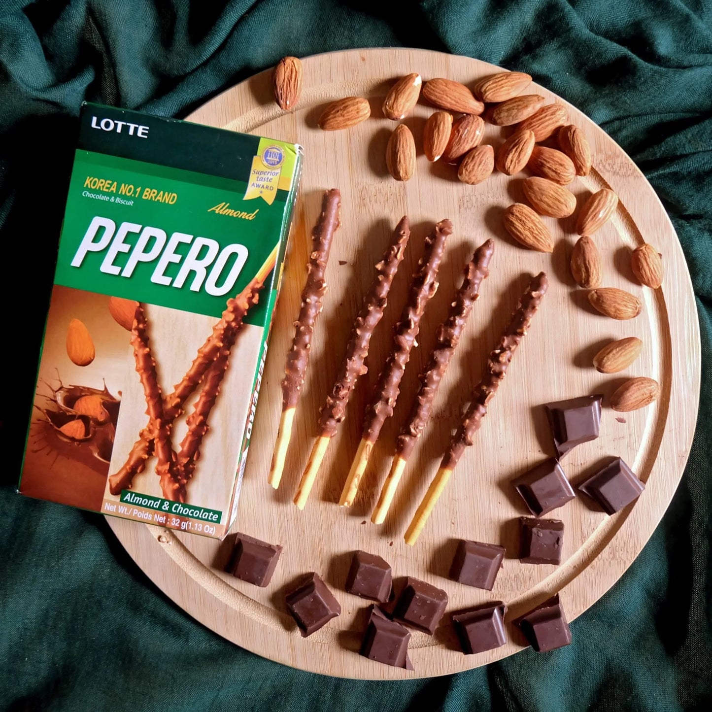 樂天果仁巧克力棒 Lotte Almond Pepero Chocolate Sticks 32g ***